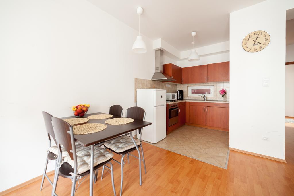 Stellar Aparthotel 3*